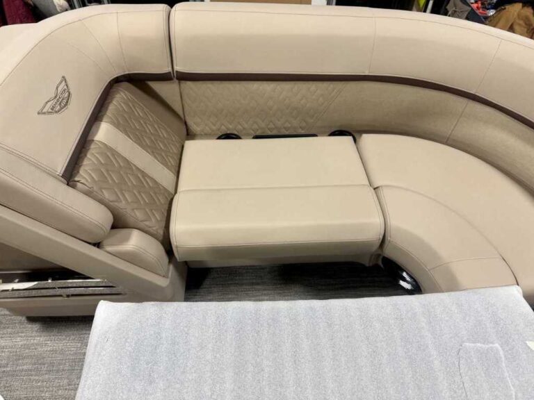 2026 Bennington 22MSB - SPS - Blackout US-ETWS0123L526 [photo 3]